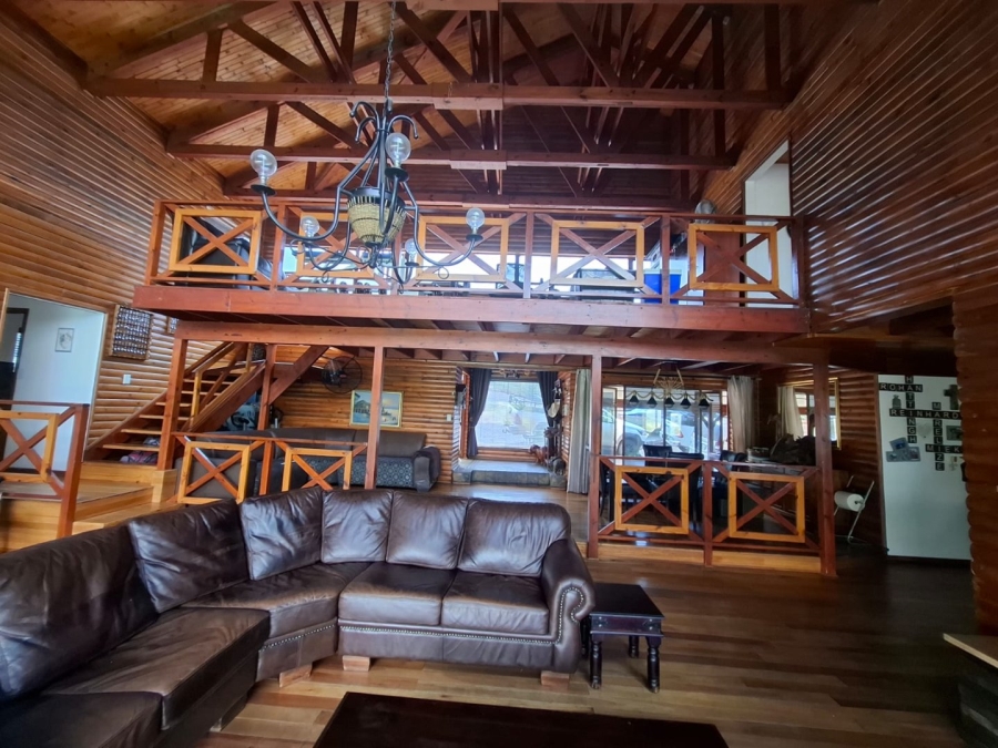 5 Bedroom Property for Sale in Waterkloof East North West